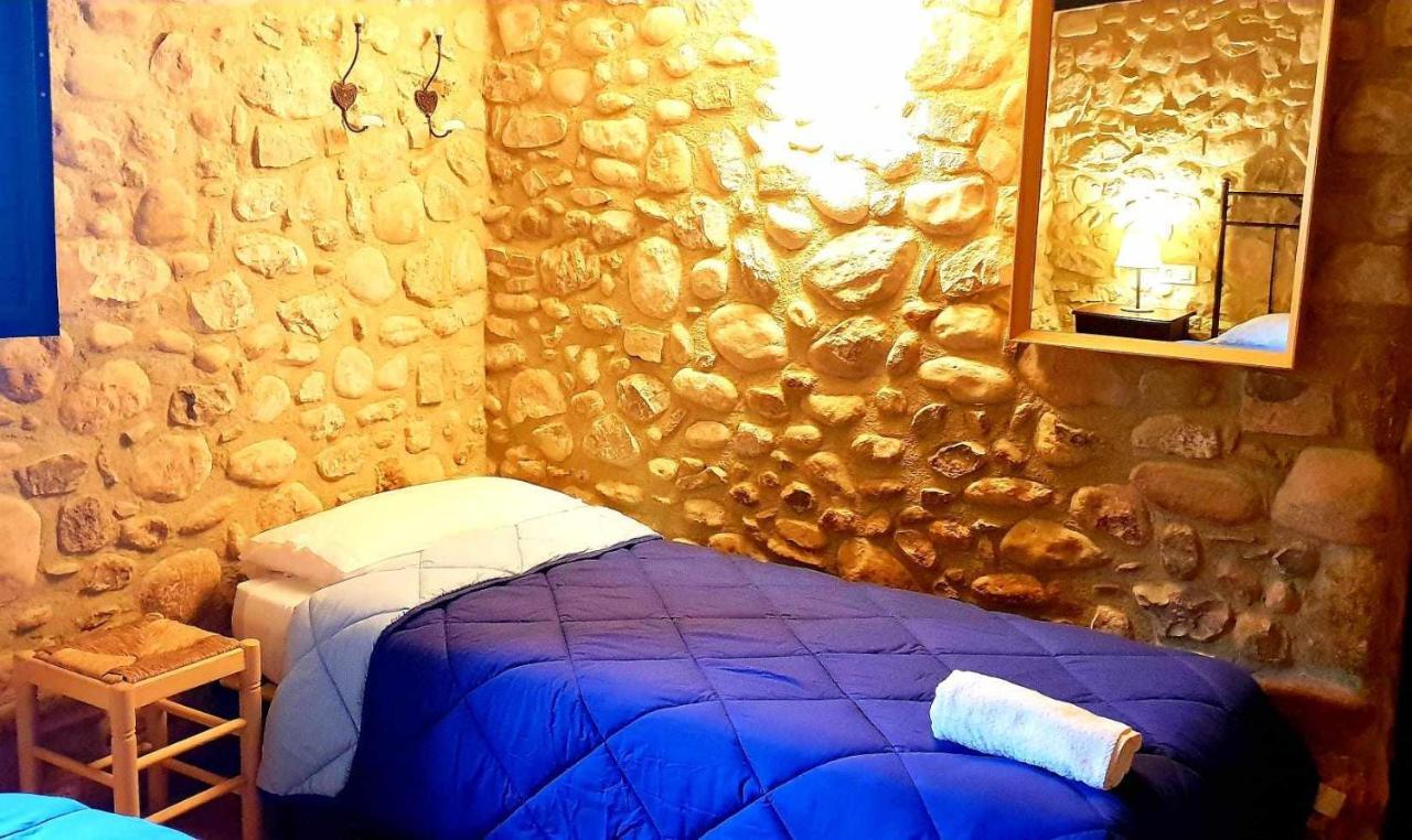 Masia Para Grupos Con Piscina Privada28 Pax Cabanelles Exterior photo